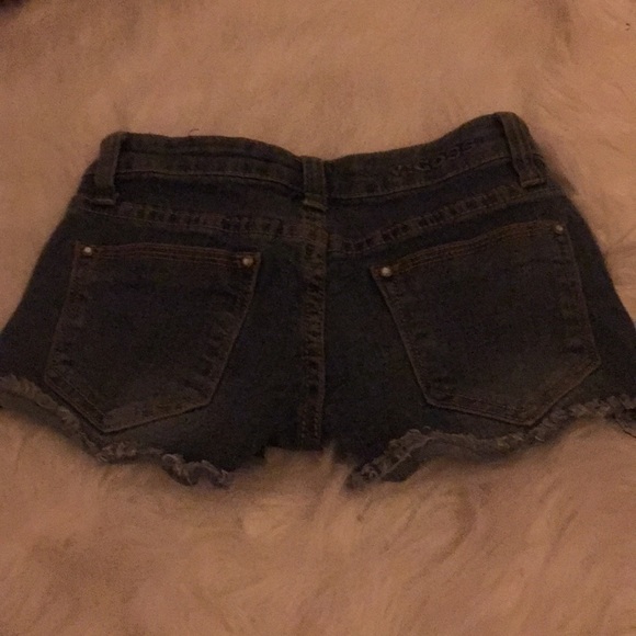 Short blue jeans - Picture 2 of 3